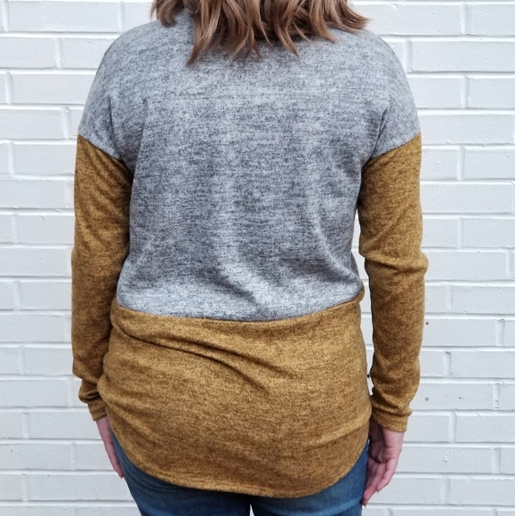 Top - Picture 2 of 2